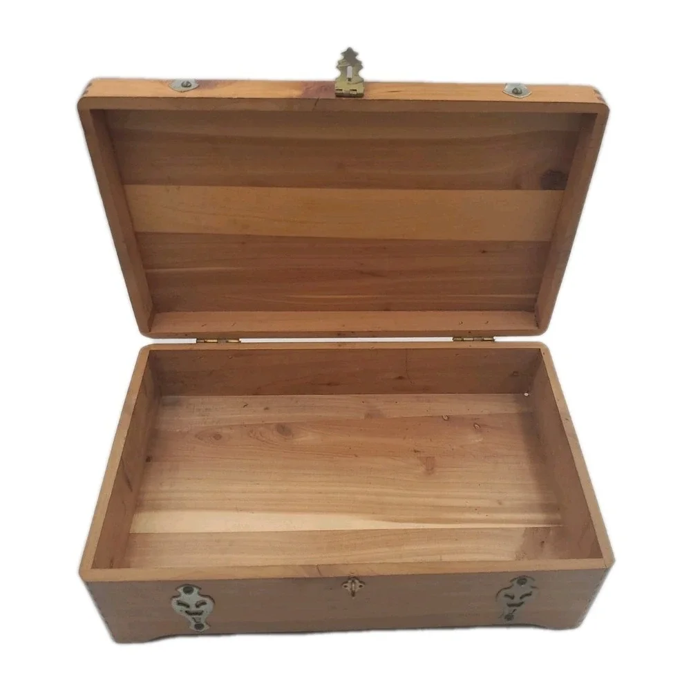 Vintage McGraw Box Co. Cedar Wood Keepsake Box Chest w/ Metal Accents 12